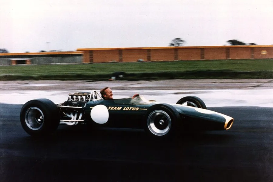 Team Lotus w British Racing Green z żółtym nosem, Formuła 1 lata 60.
