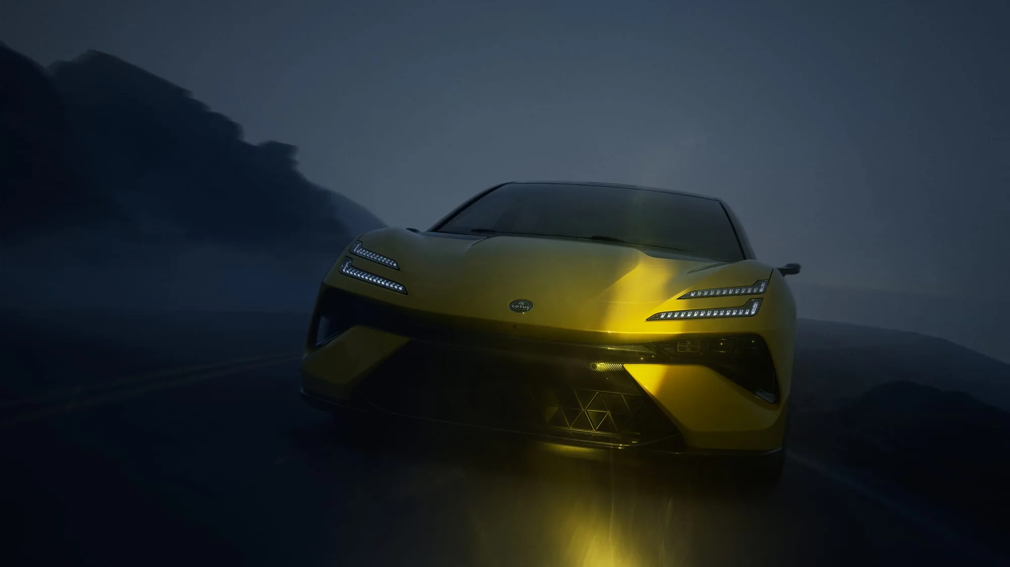 Lotus Emeya — w pełni elektryczny Hyper-GT, ujęcie z przodu